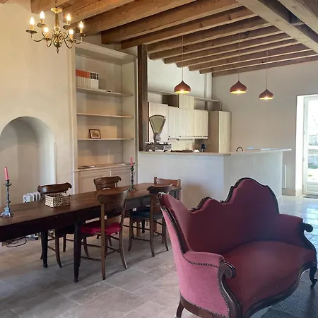 Familial Avec Piscine Partagee Et Jardin Tranquille Landhaus *