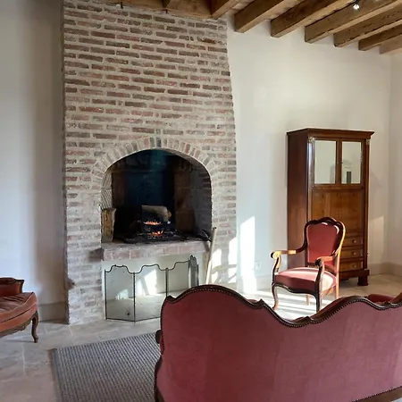 Calme Et Lumineux Dans Propriété De Caractère Avec Piscine - Fr-1-489-557 * Meillard