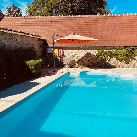 Familial Avec Piscine Partagee Et Jardin Tranquille Landhaus