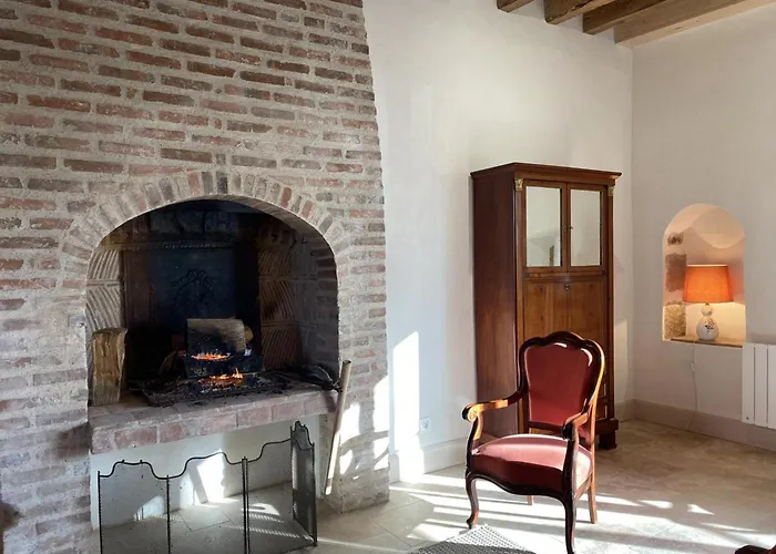 Hébergement de vacances Calme Et Lumineux Dans Propriété De Caractère Avec Piscine - Fr-1-489-557 *