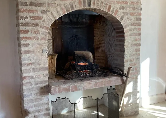 Calme Et Lumineux Dans Propriété De Caractère Avec Piscine - Fr-1-489-557 *