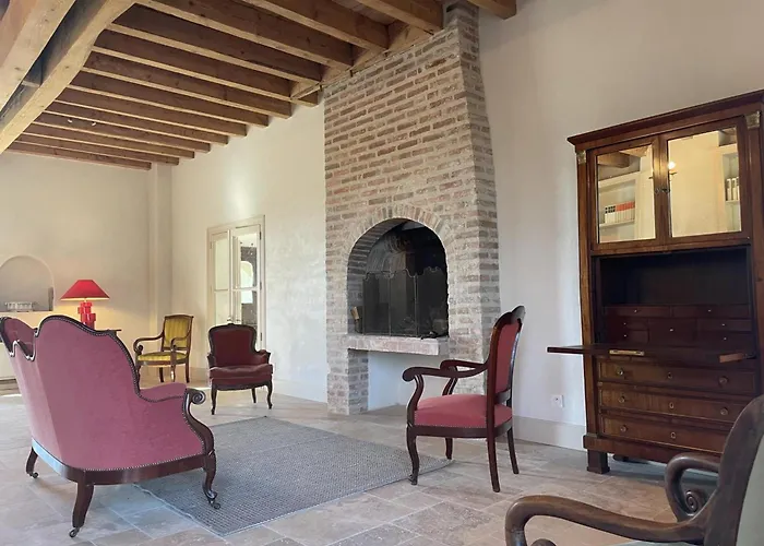 Hébergement de vacances Calme Et Lumineux Dans Propriété De Caractère Avec Piscine - Fr-1-489-557 Meillard