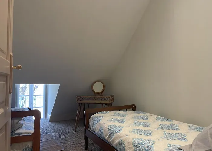 Calme Et Lumineux Dans Propriété De Caractère Avec Piscine - Fr-1-489-557 *