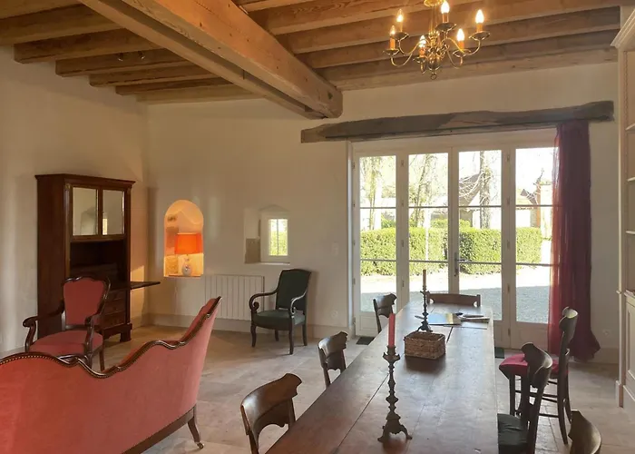 Hébergement de vacances Calme Et Lumineux Dans Propriété De Caractère Avec Piscine - Fr-1-489-557 *