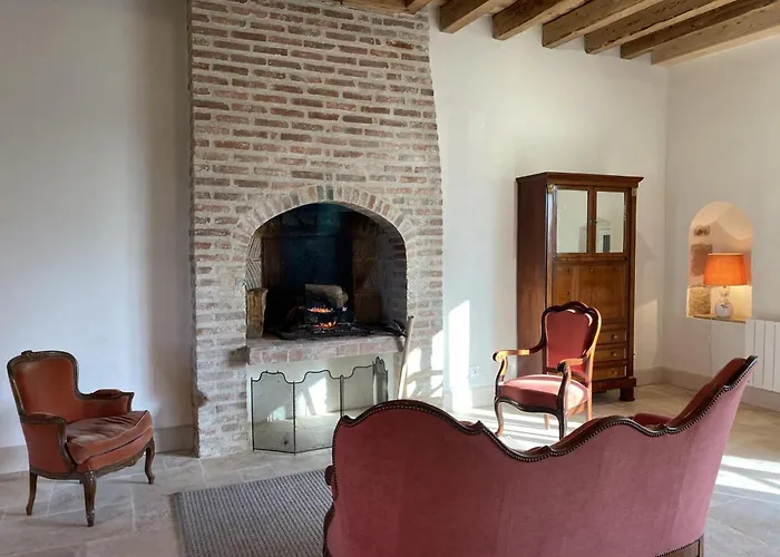 Calme Et Lumineux Dans Propriété De Caractère Avec Piscine - Fr-1-489-557 * Meillard