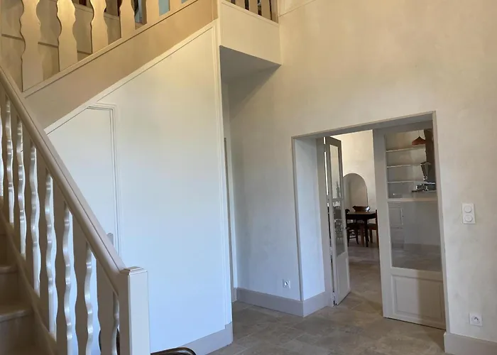 Calme Et Lumineux Dans Propriété De Caractère Avec Piscine - Fr-1-489-557 Meillard