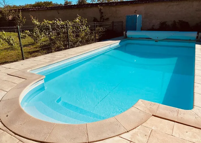 Calme Et Lumineux Dans Propriété De Caractère Avec Piscine - Fr-1-489-557