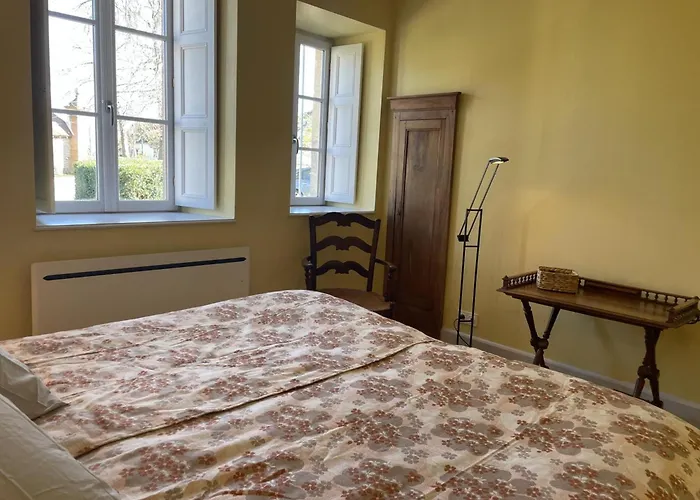 Hébergement de vacances Calme Et Lumineux Dans Propriété De Caractère Avec Piscine - Fr-1-489-557 *