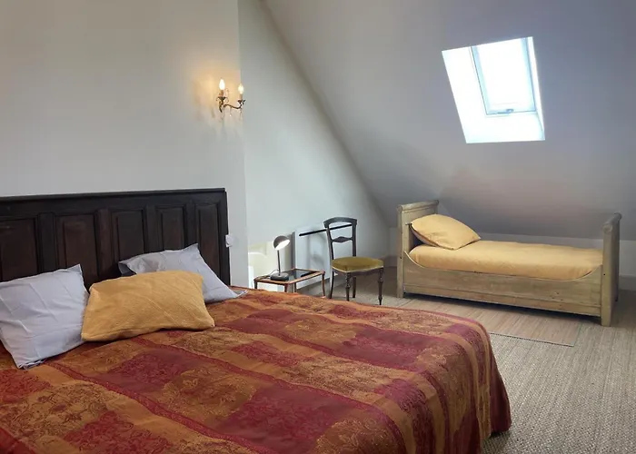 Calme Et Lumineux Dans Propriété De Caractère Avec Piscine - Fr-1-489-557 * Meillard