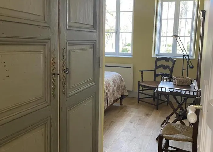 Hébergement de vacances Calme Et Lumineux Dans Propriété De Caractère Avec Piscine - Fr-1-489-557